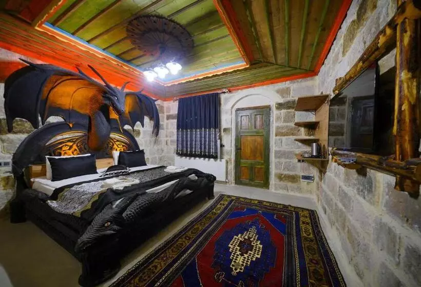 هتل Kayatas Cave Suites