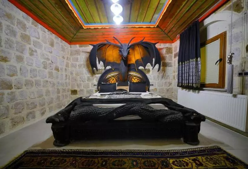 هتل Kayatas Cave Suites