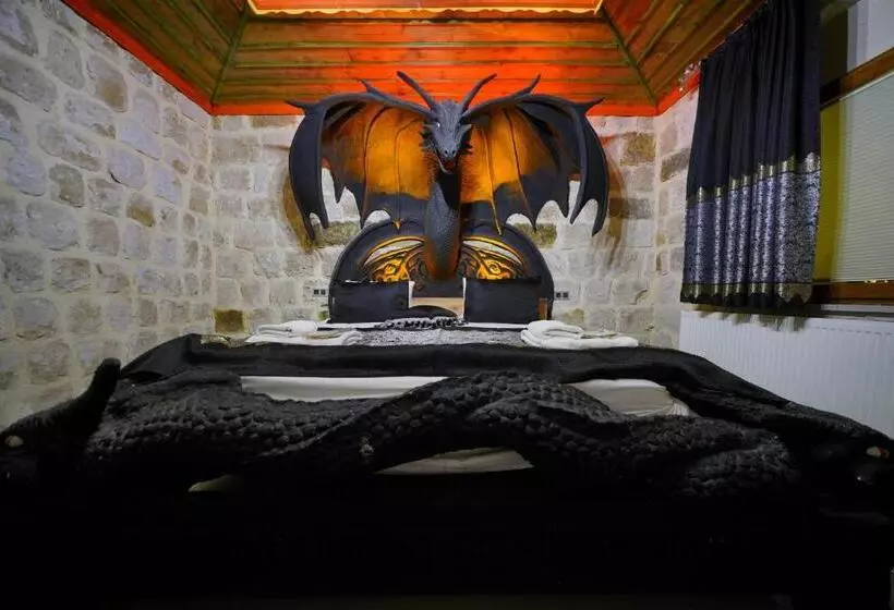 هتل Kayatas Cave Suites
