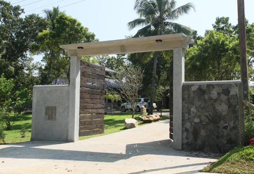 Отель Nil Diya Mankada Safari Lodge