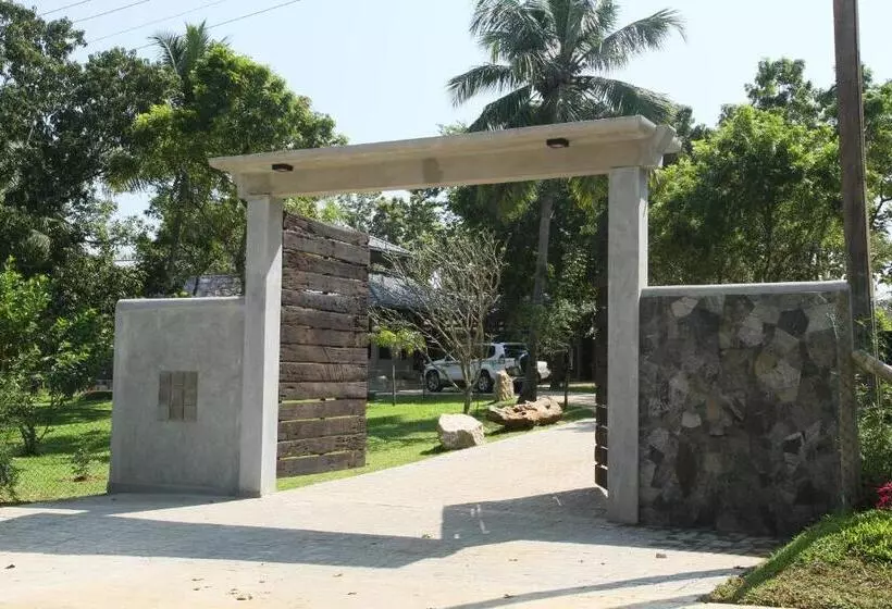 בית מלון כפרי Nil Diya Mankada Safari Lodge