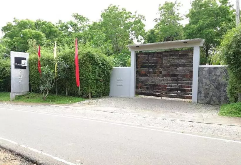 בית מלון כפרי Nil Diya Mankada Safari Lodge