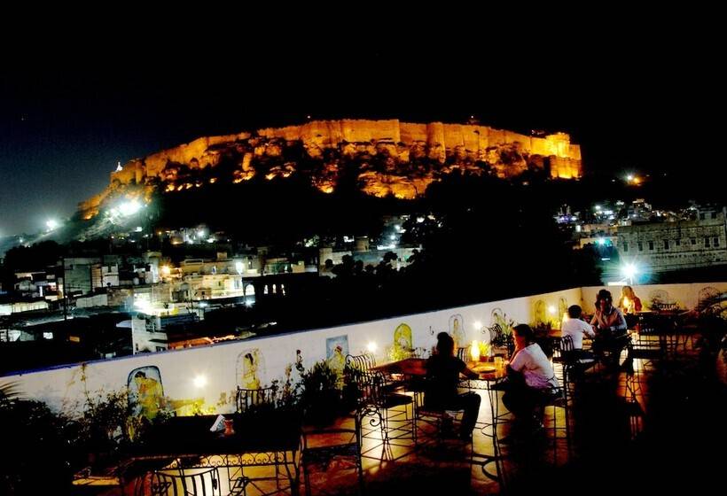 ホテル Nirvana Home