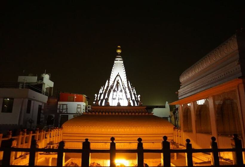 ホテル Nirvana Home