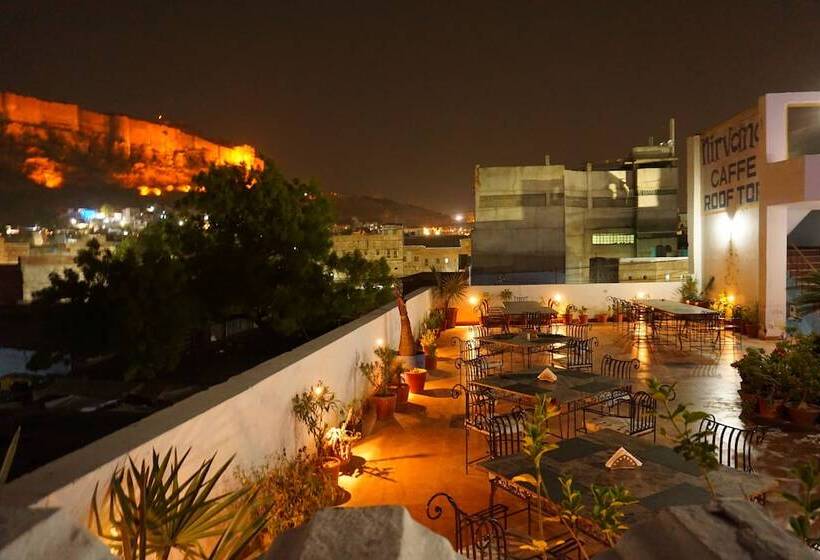 ホテル Nirvana Home