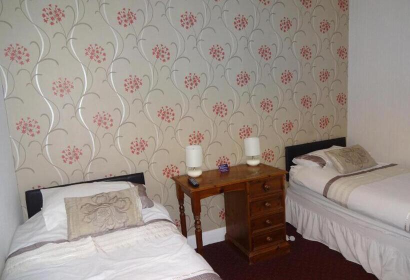 Отель St. Cyrus Village Inn