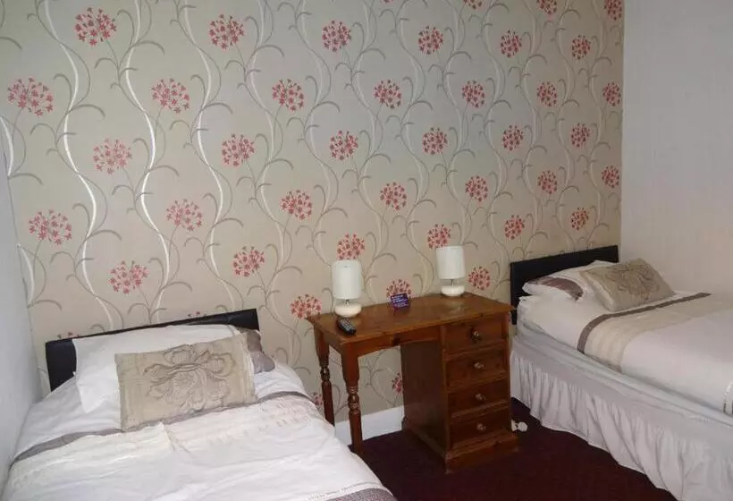 Отель St. Cyrus Village Inn