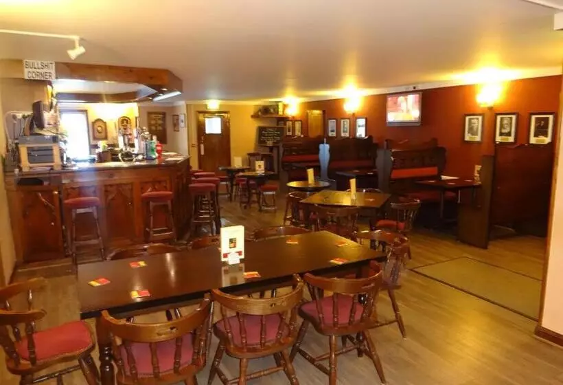 Отель St. Cyrus Village Inn