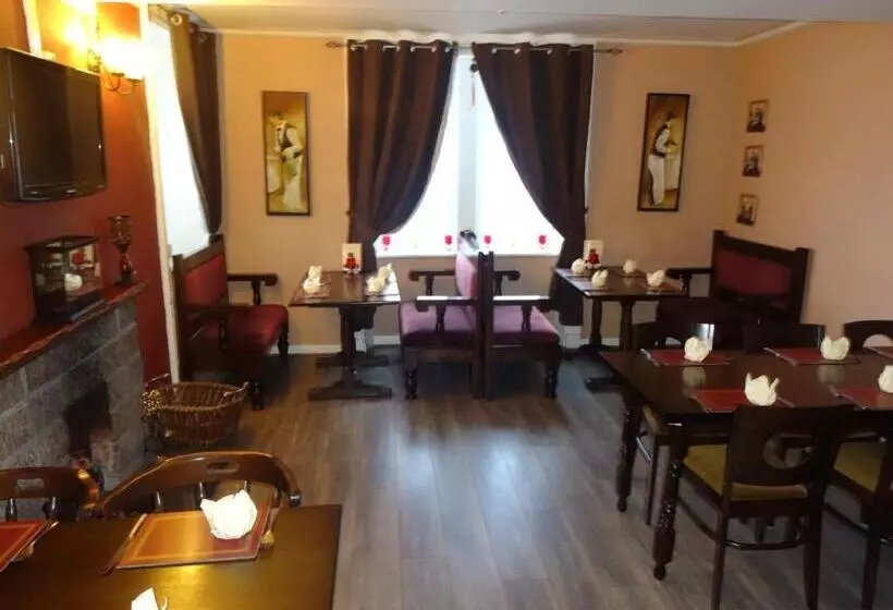 Отель St. Cyrus Village Inn