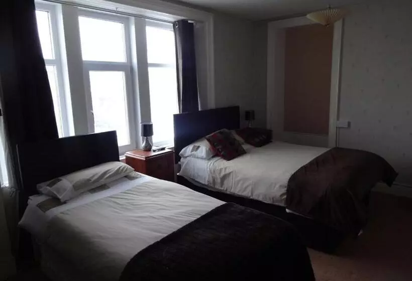 Отель St. Cyrus Village Inn