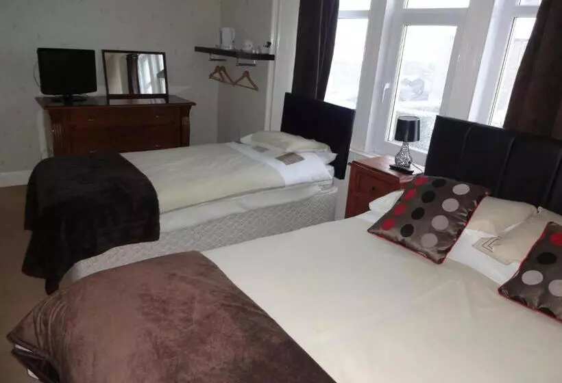 Отель St. Cyrus Village Inn