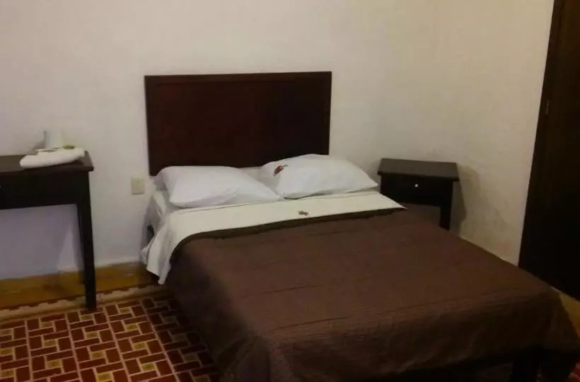Отель Suites Ripoll Alameda