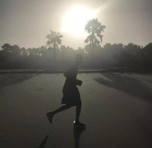 هتل The Gunjur Project Lodge