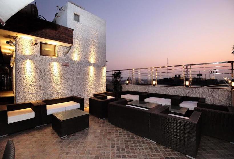 Hotel ZO Rooms Iconic Panchkula Sector 11