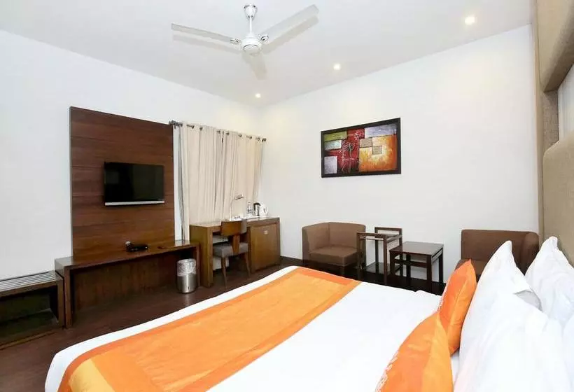 בית מלון כפרי ZO Rooms Iconic Panchkula Sector 11