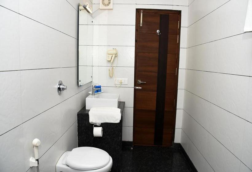 Hotel ZO Rooms Iconic Panchkula Sector 11