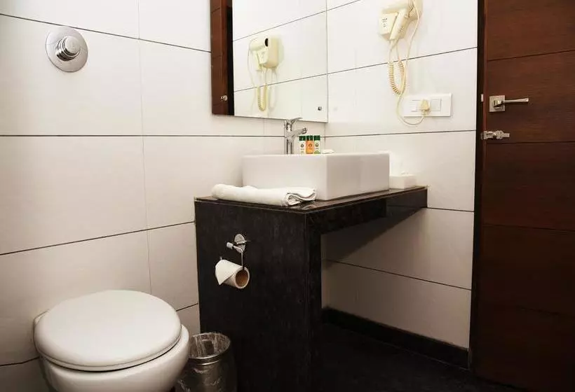 בית מלון כפרי ZO Rooms Iconic Panchkula Sector 11