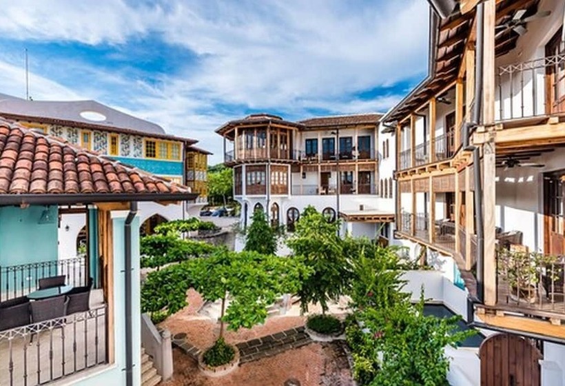 Las Catalinas Collection