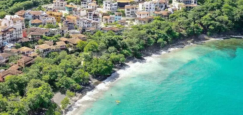 Las Catalinas Collection