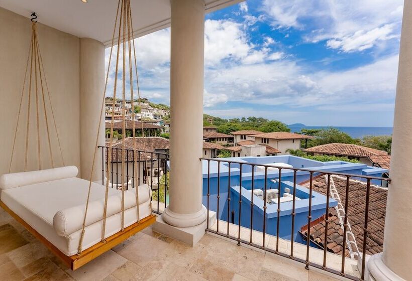 Las Catalinas Collection