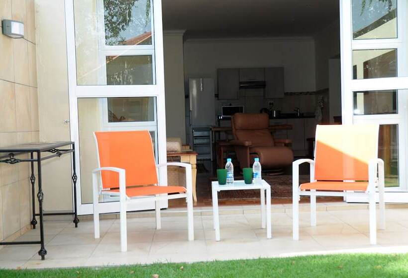 פנסיון Fifteen On Orange