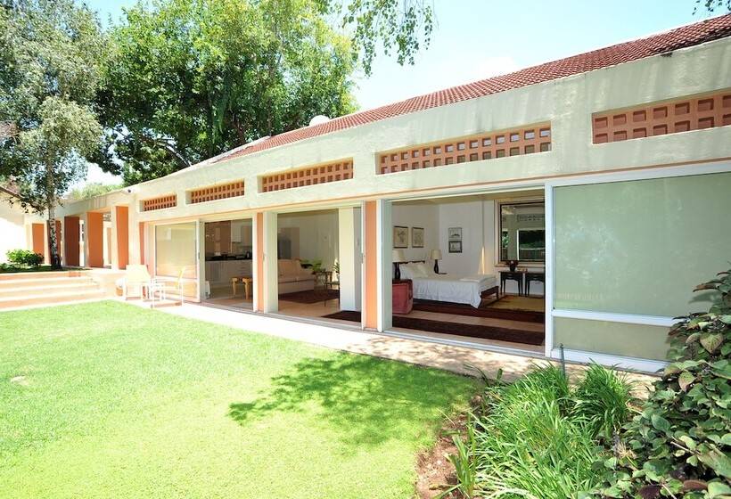 פנסיון Fifteen On Orange