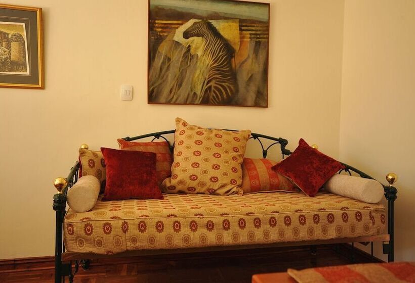 פנסיון Fifteen On Orange