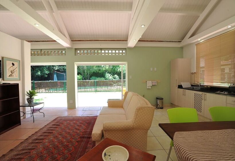 פנסיון Fifteen On Orange