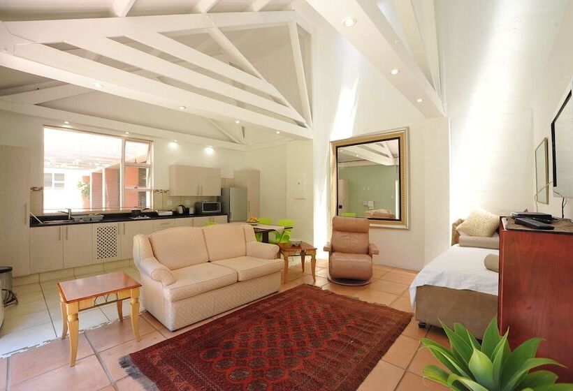 פנסיון Fifteen On Orange