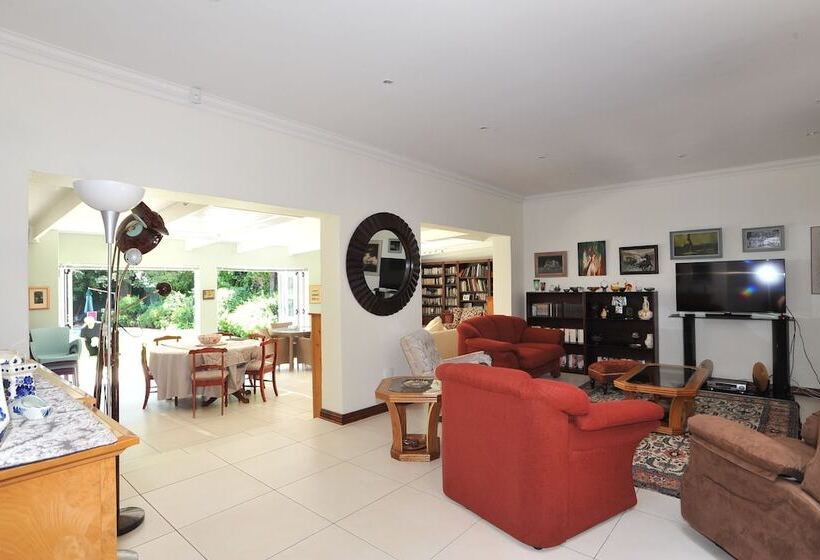 פנסיון Fifteen On Orange