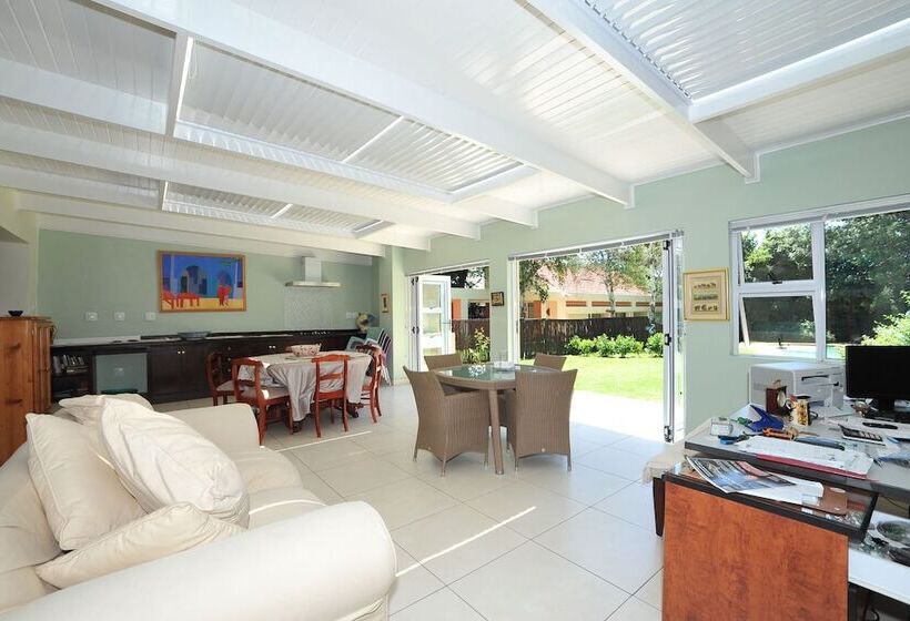 פנסיון Fifteen On Orange