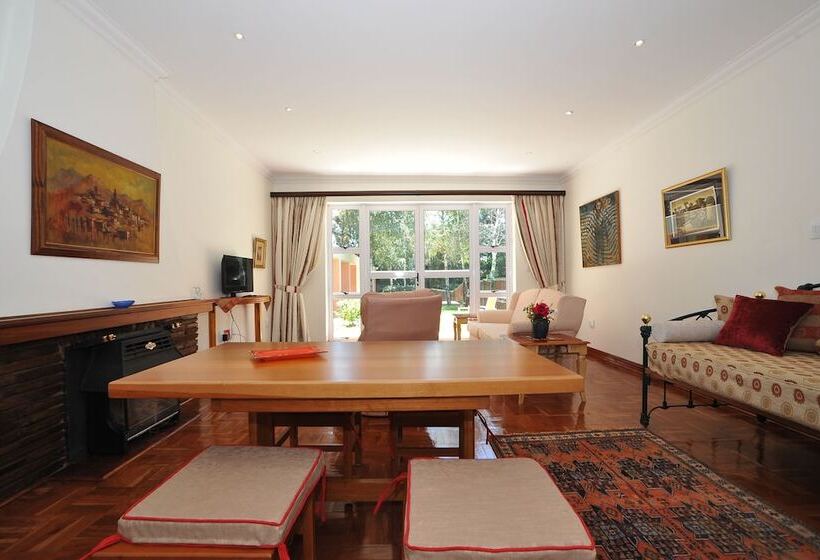 פנסיון Fifteen On Orange