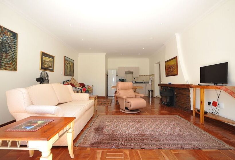 פנסיון Fifteen On Orange