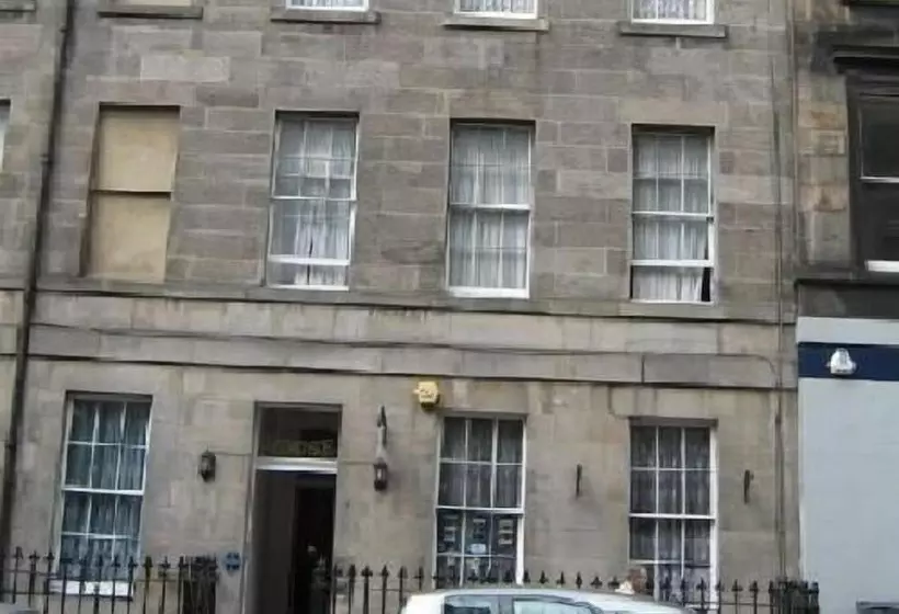 پانسیون Sakura Edinburgh Guest House