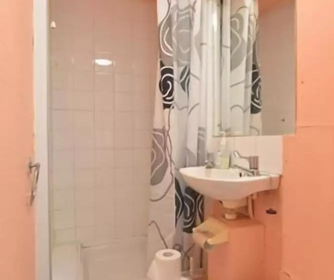 پانسیون Sakura Edinburgh Guest House