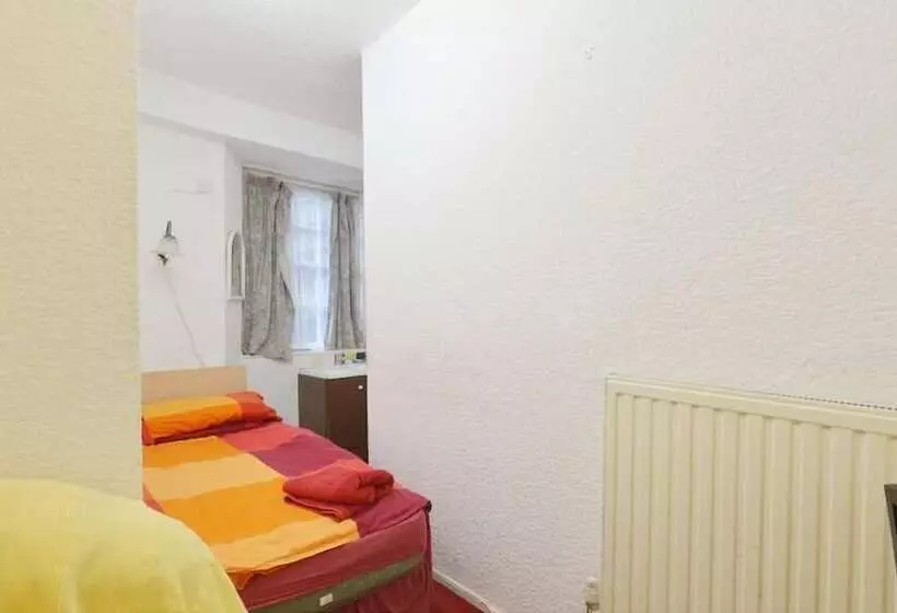 پانسیون Sakura Edinburgh Guest House