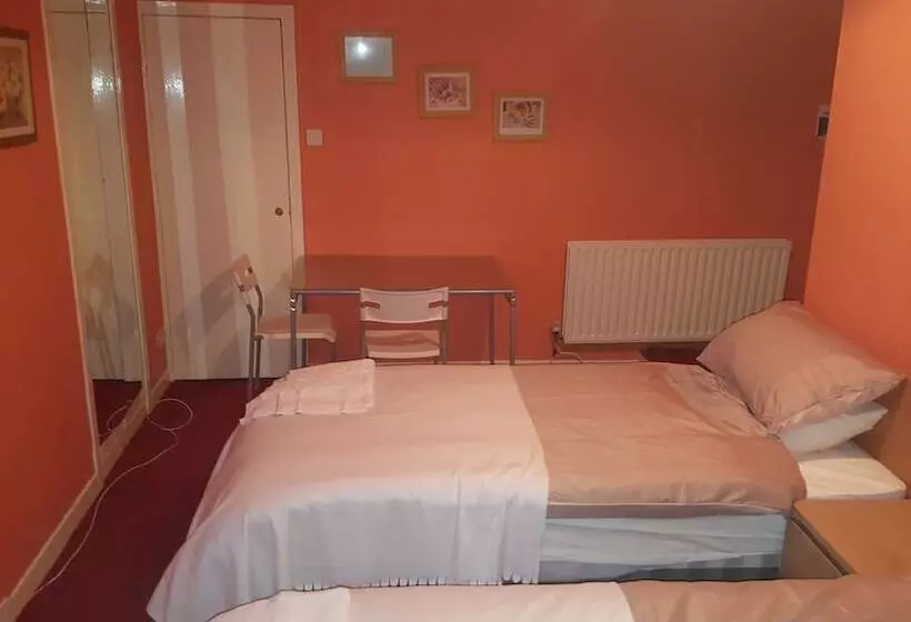 پانسیون Sakura Edinburgh Guest House