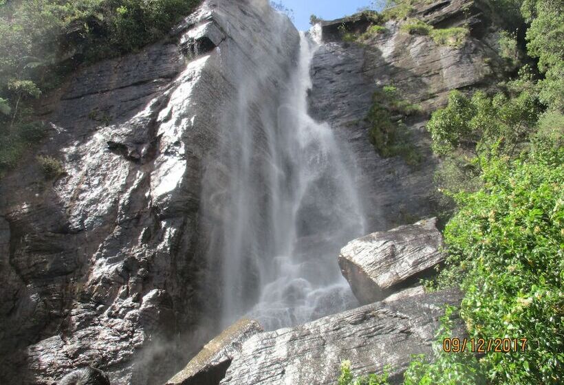 פנסיון Andrews Hostel