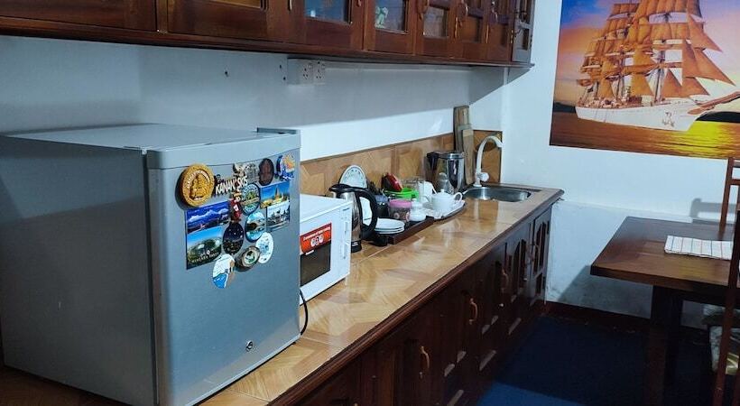 פנסיון Andrews Hostel