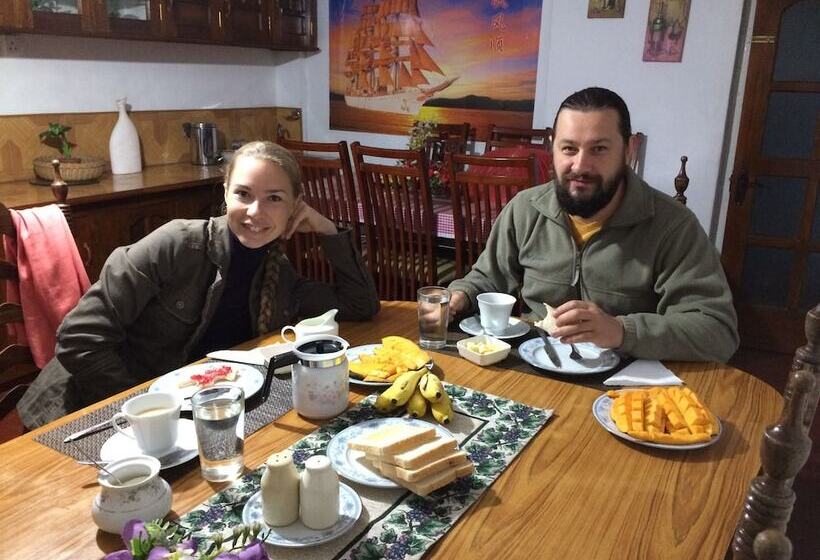 פנסיון Andrews Hostel