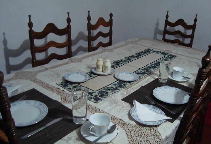 פנסיון Andrews Hostel