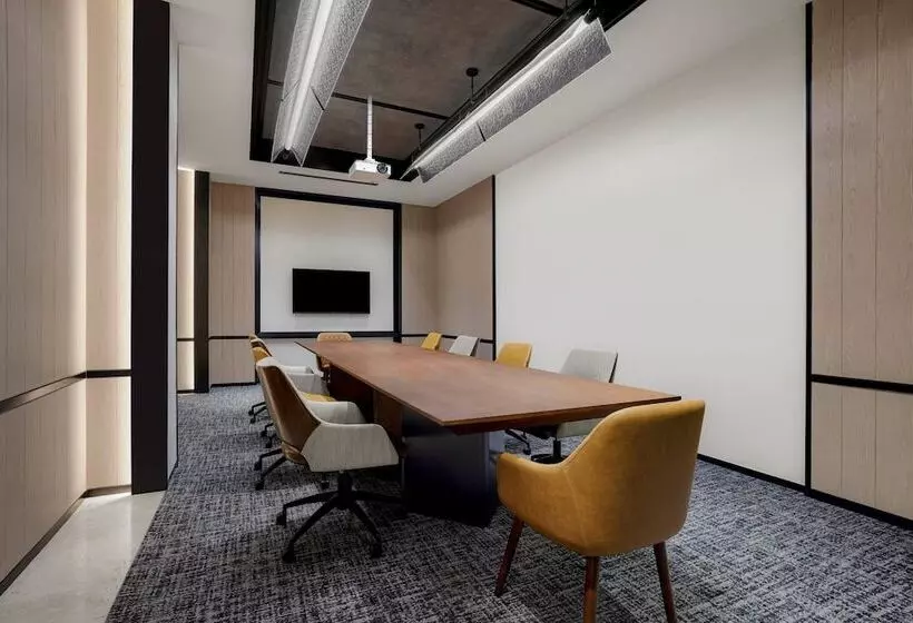 Hotelli Four Points By Sheraton Shenzhen Bao'an