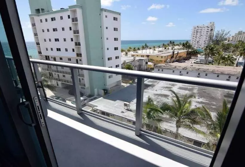 هتل Hollywood Bliss Studio Balcony Beach View
