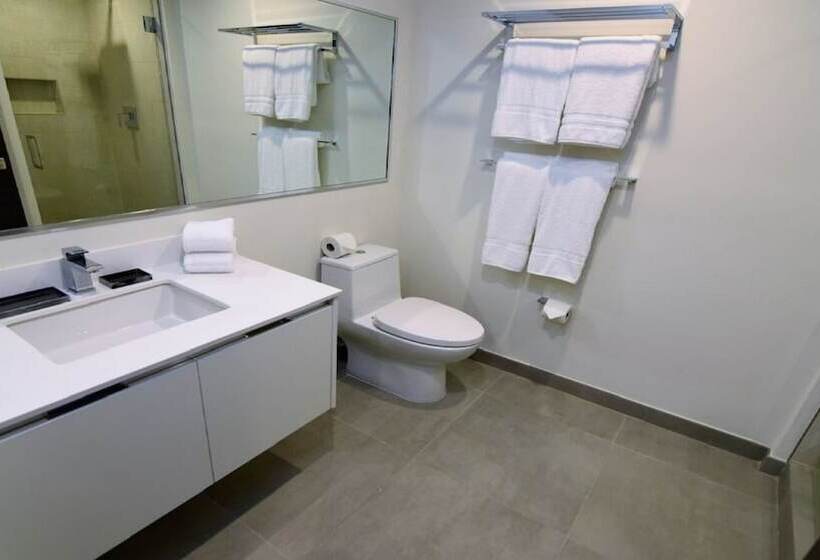 Отель Hollywood Bliss Studio Balcony Beach View