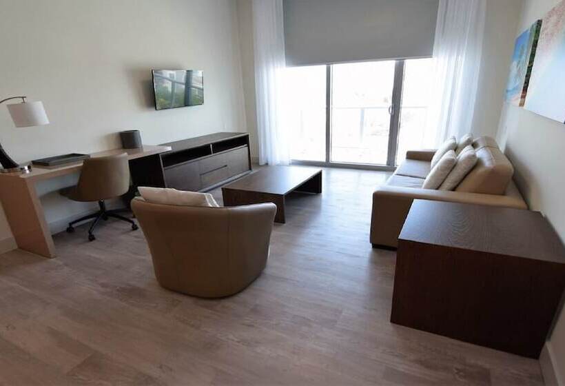 Отель Hollywood Bliss Studio Balcony Beach View