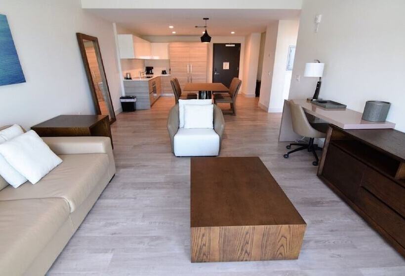 Отель Hollywood Bliss Studio Balcony Beach View