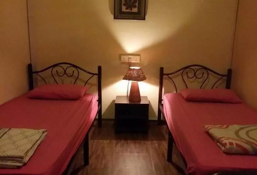 Muntri House   Hostel