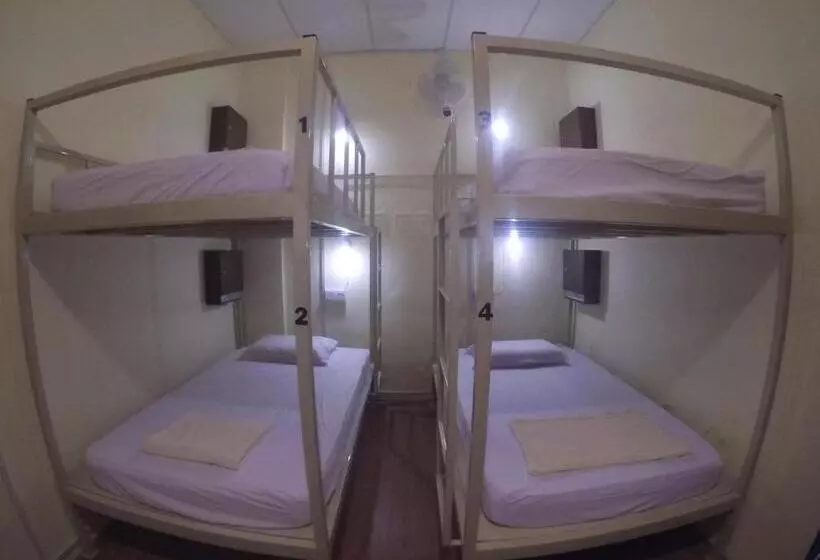 Muntri House   Hostel