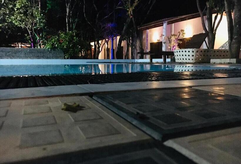 Alikele Hotel & Resort