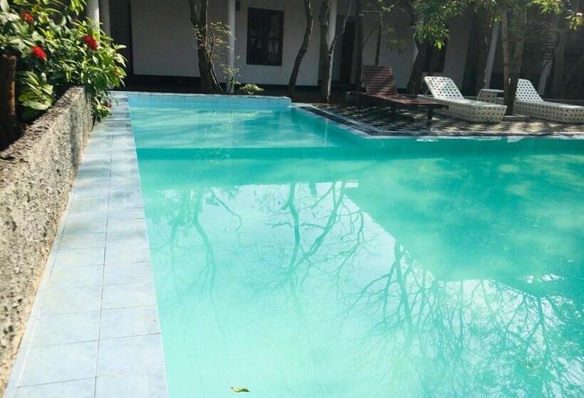 Alikele Hotel & Resort